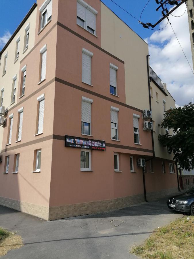 Edes Alom Guesthouse Сегед Екстер'єр фото