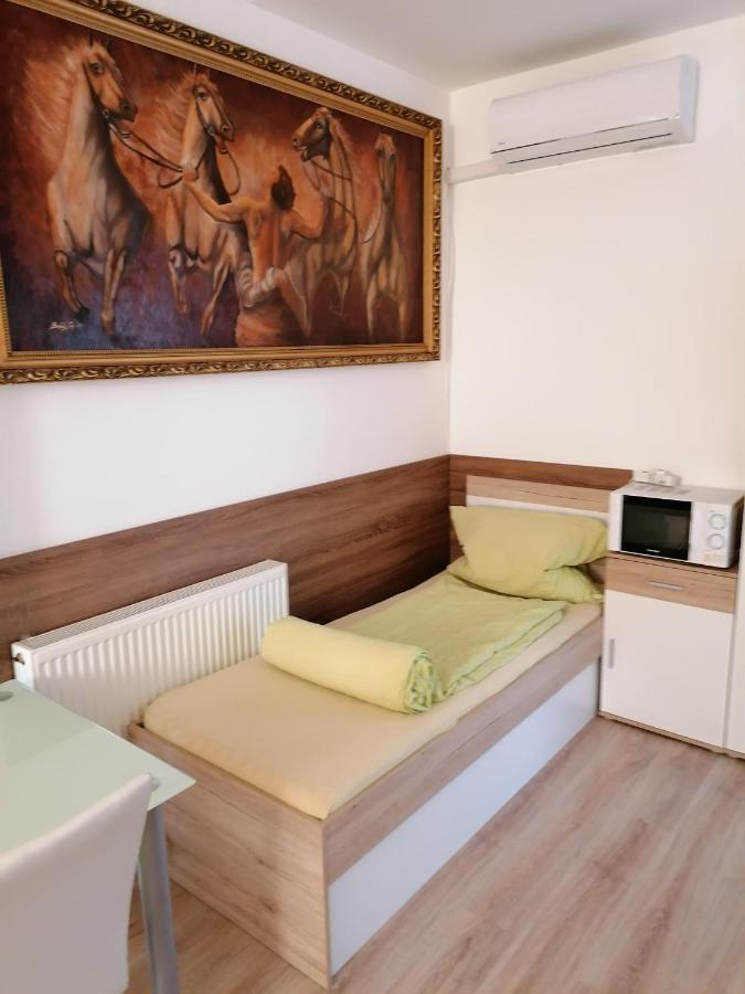 Edes Alom Guesthouse Сегед Екстер'єр фото