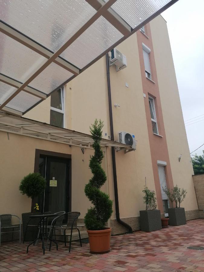 Edes Alom Guesthouse Сегед Екстер'єр фото