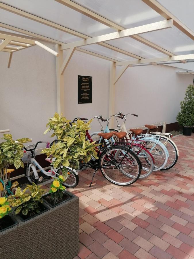 Edes Alom Guesthouse Сегед Екстер'єр фото