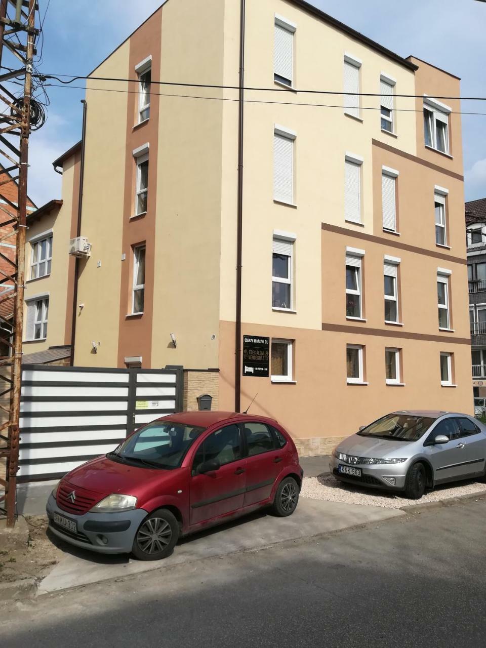 Edes Alom Guesthouse Сегед Екстер'єр фото