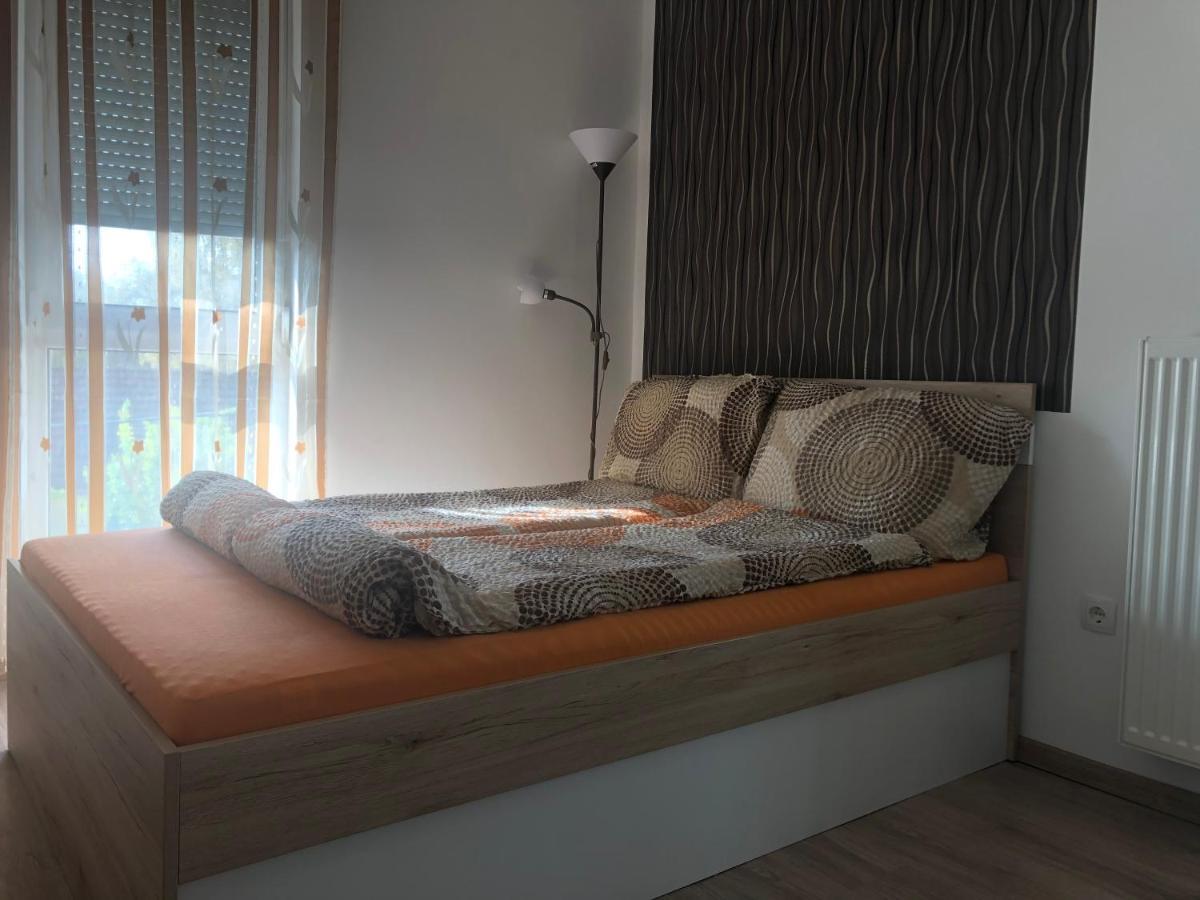 Edes Alom Guesthouse Сегед Екстер'єр фото