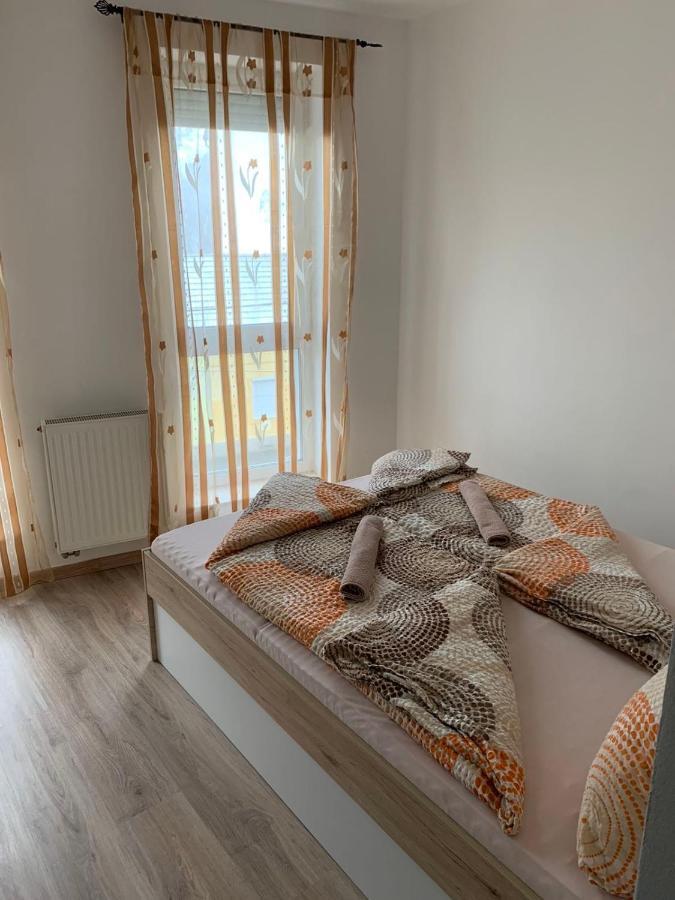 Edes Alom Guesthouse Сегед Екстер'єр фото