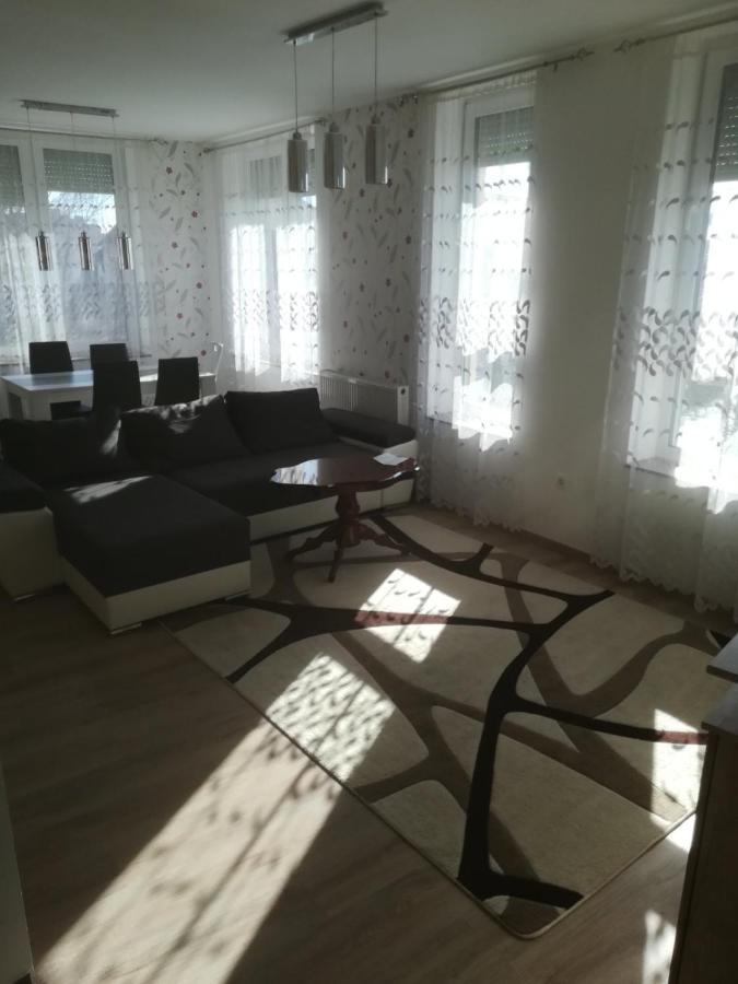 Edes Alom Guesthouse Сегед Екстер'єр фото